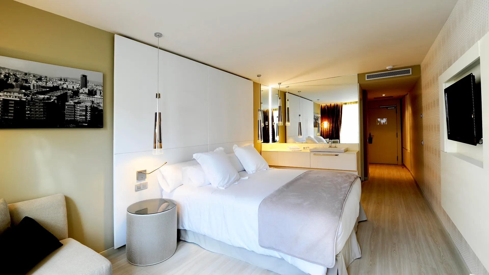 Grums Hotel & Spa Barcelona 4*,